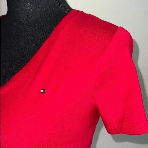 Tommy Hilfiger Women’s Favorite V-Neck Short Sleeve Red T-Shirt Medium - Picture 5 of 16